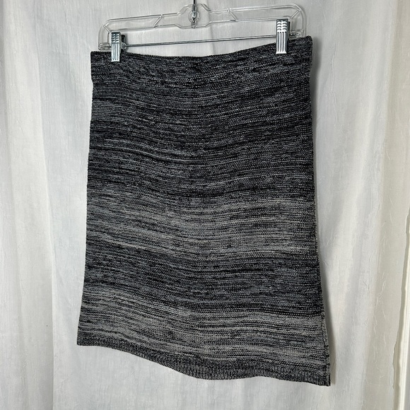 NWT LOFT Mini Sweater Skirt Marled Gray Ombré Stretchy Knit Sz Small - Picture 14 of 14